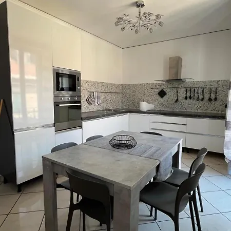 Isa's House Apartamento *